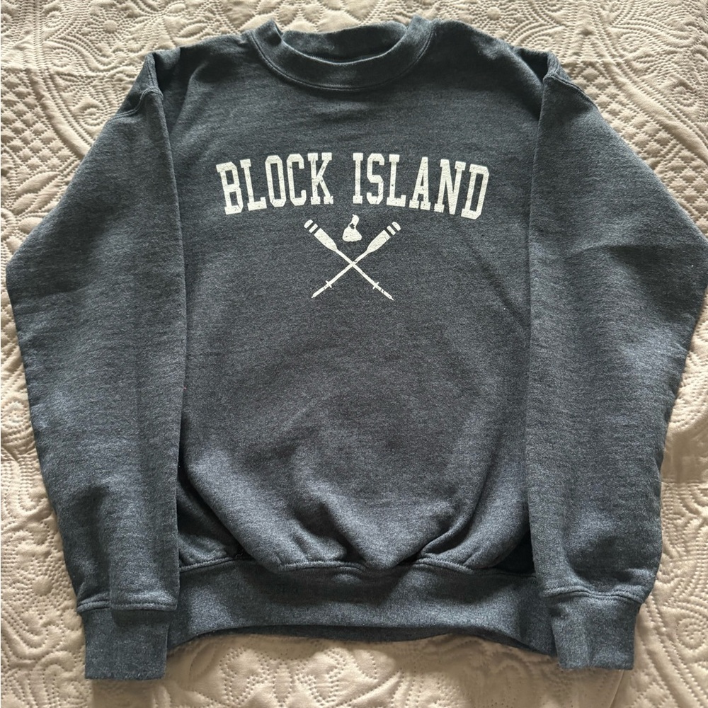 Gildan Gray BLOCK ISLAND Crewneck YOUTH Sweater